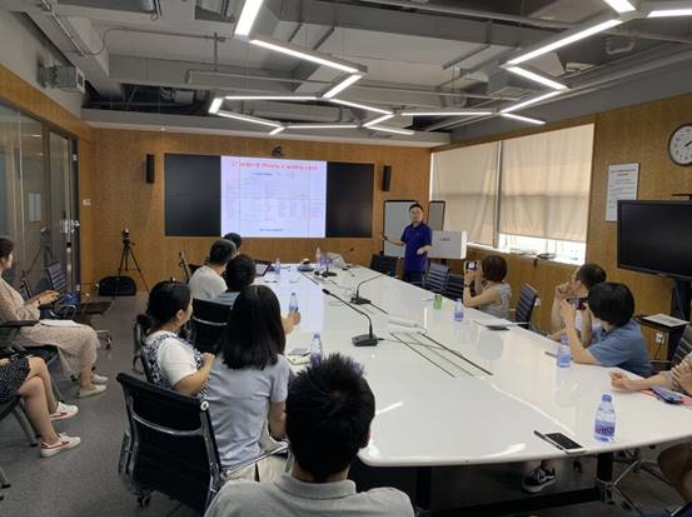 美国奥克拉荷马大学胡小明博士访问灾害天气国家重点实验室并做学术报告