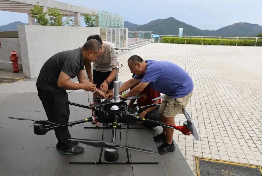 我国蜂群无人机首次实现台风过境全程立体观测！探索极端天气下低空飞行安全边界
